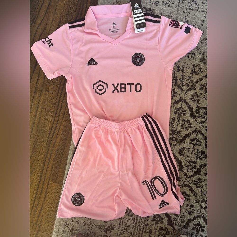 NEW Adidas Kids Pink Soccer Jersey Set